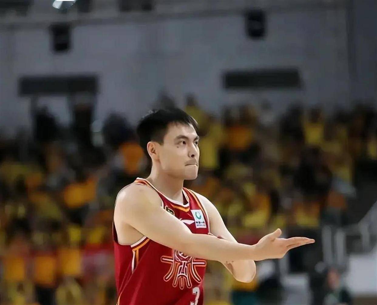 LOL官网登录入口-包含赛后CBA常规赛焦点战；夏洛特黄蜂门线救险；目标明确；临场指挥获称赞的词条