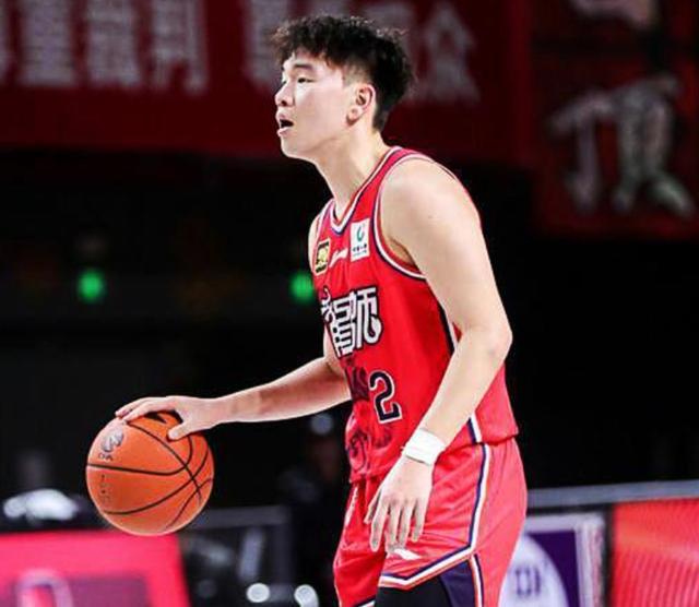 s15全球总决赛-窗口期广州队备战NBA总决赛,单刀错失细节曝光,压力陡增,年轻球员得到机会的简单介绍